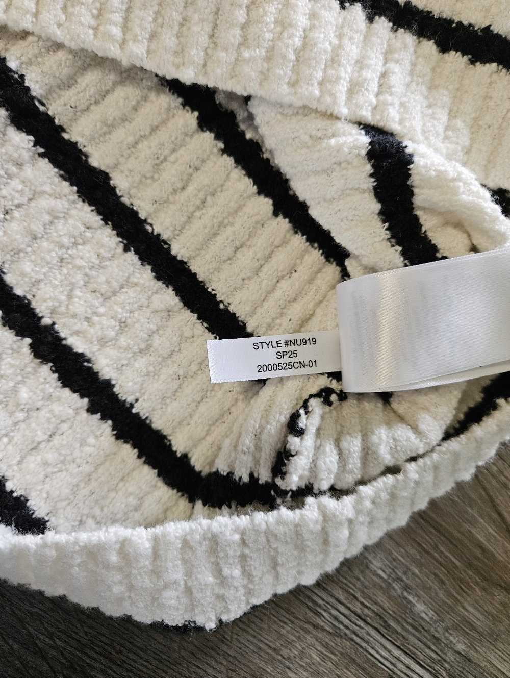 Madewell Bouclé-Knit Black &‎ White Stripe Sweater Tank - Picture 9 of 9